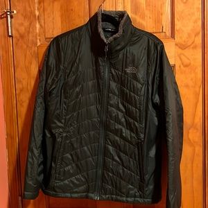 North face dark sage coat women’s Large, mossbud swirl lining.